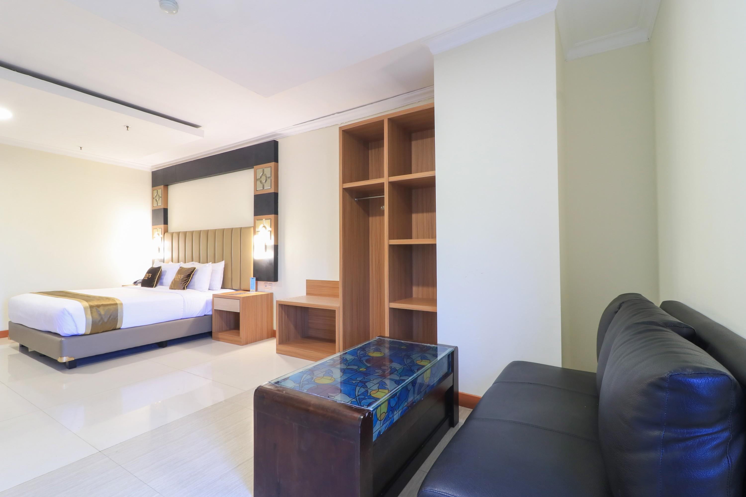 Coins Hotel Джакарта Экстерьер фото