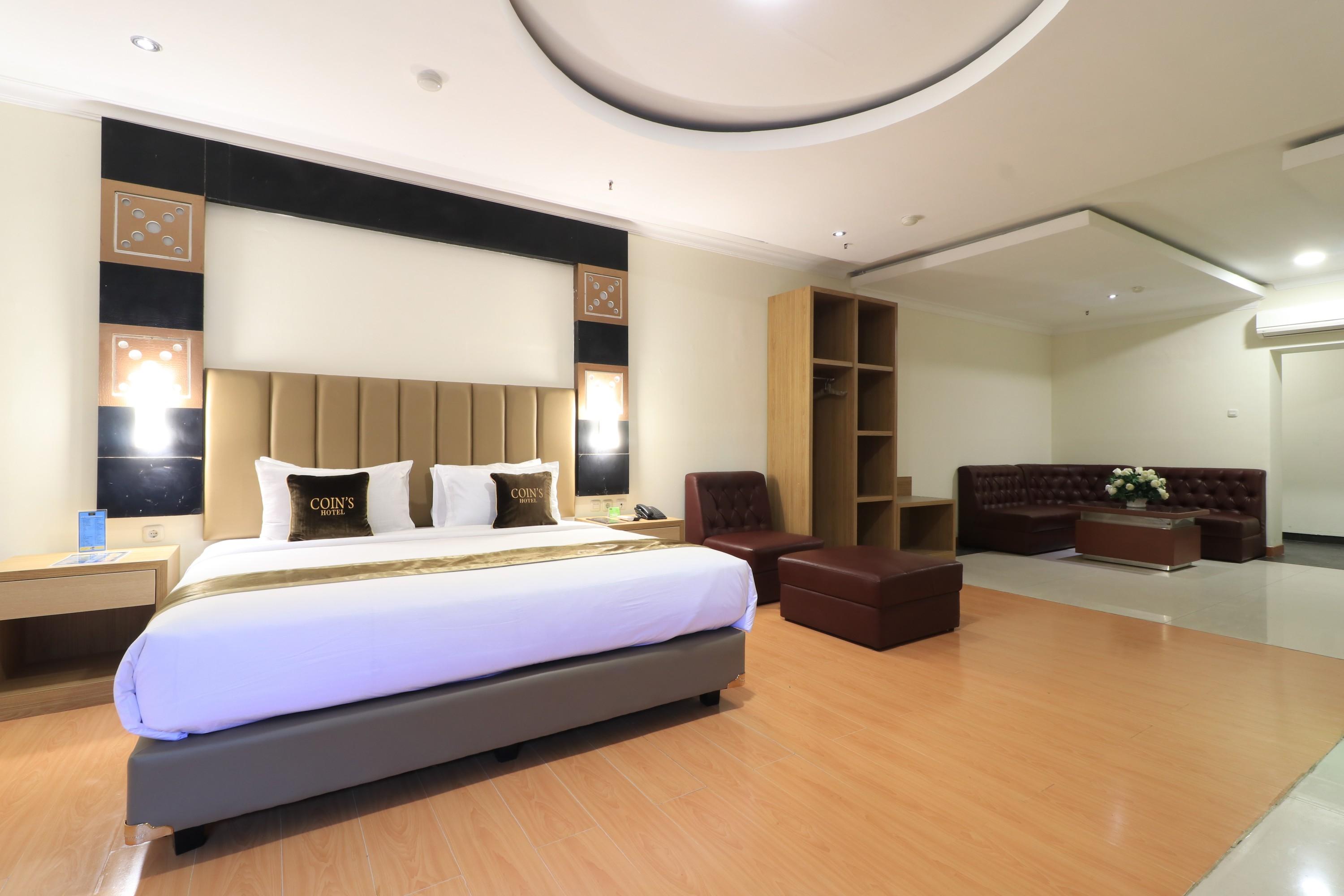 Coins Hotel Джакарта Экстерьер фото