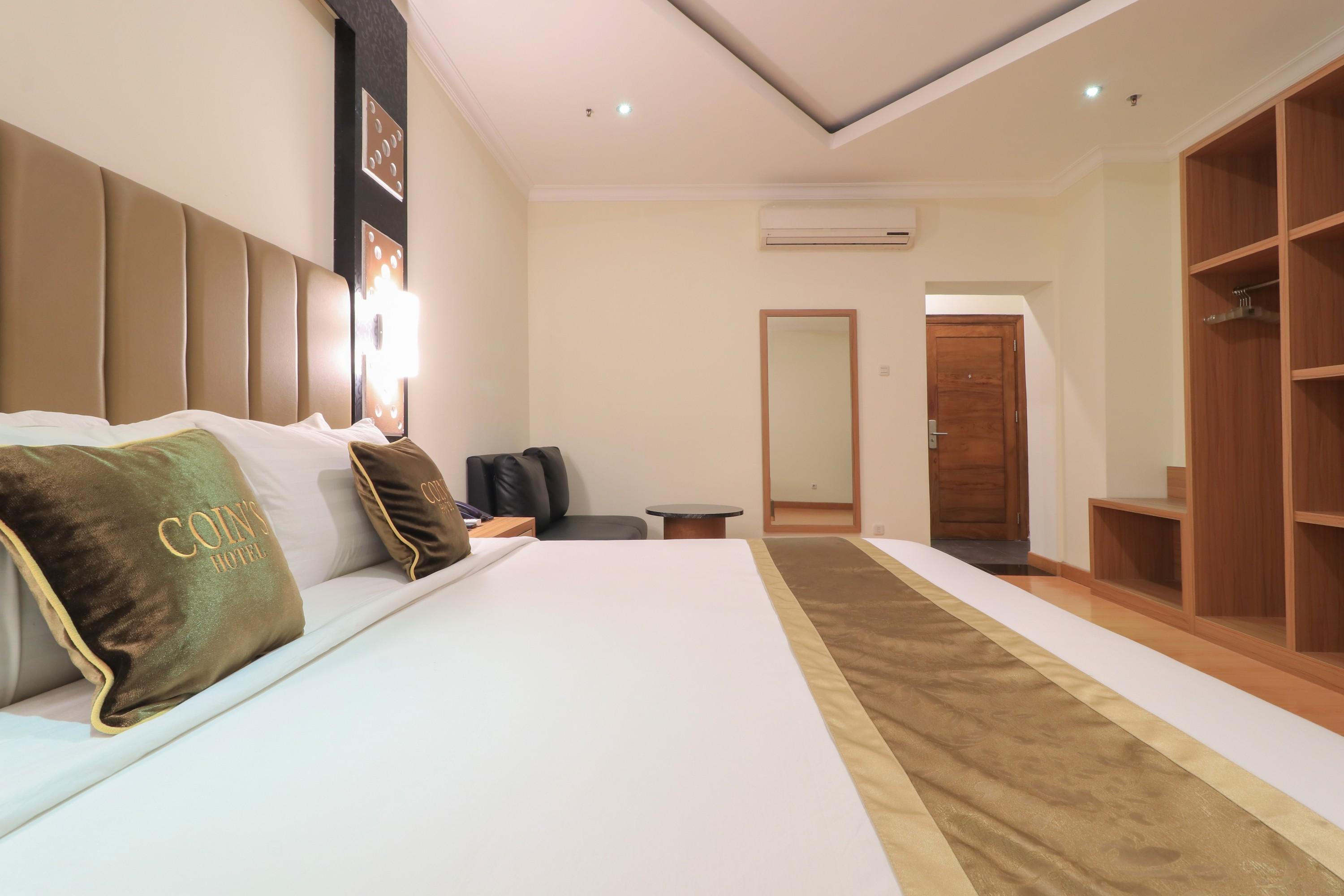 Coins Hotel Джакарта Экстерьер фото