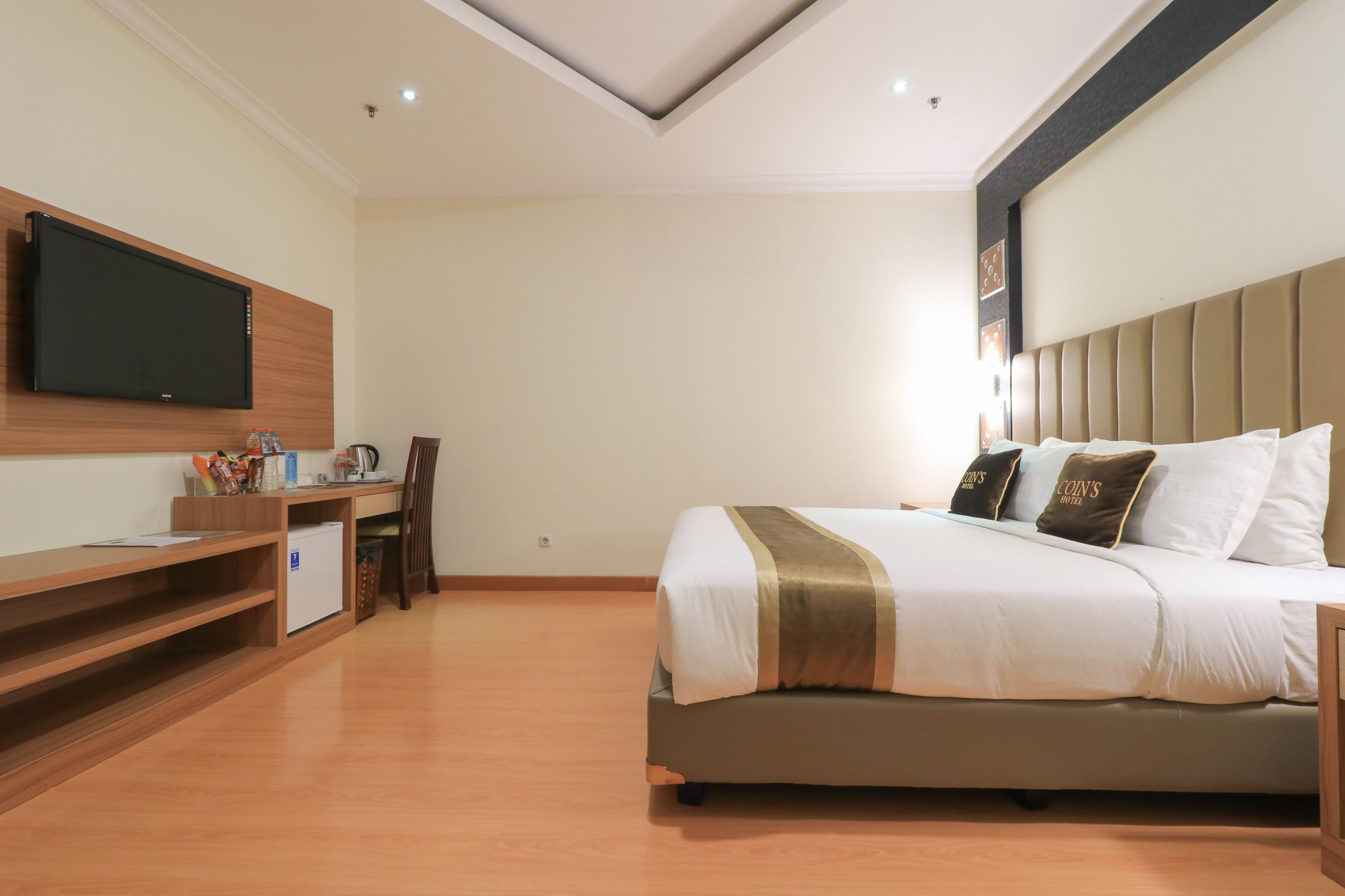Coins Hotel Джакарта Экстерьер фото