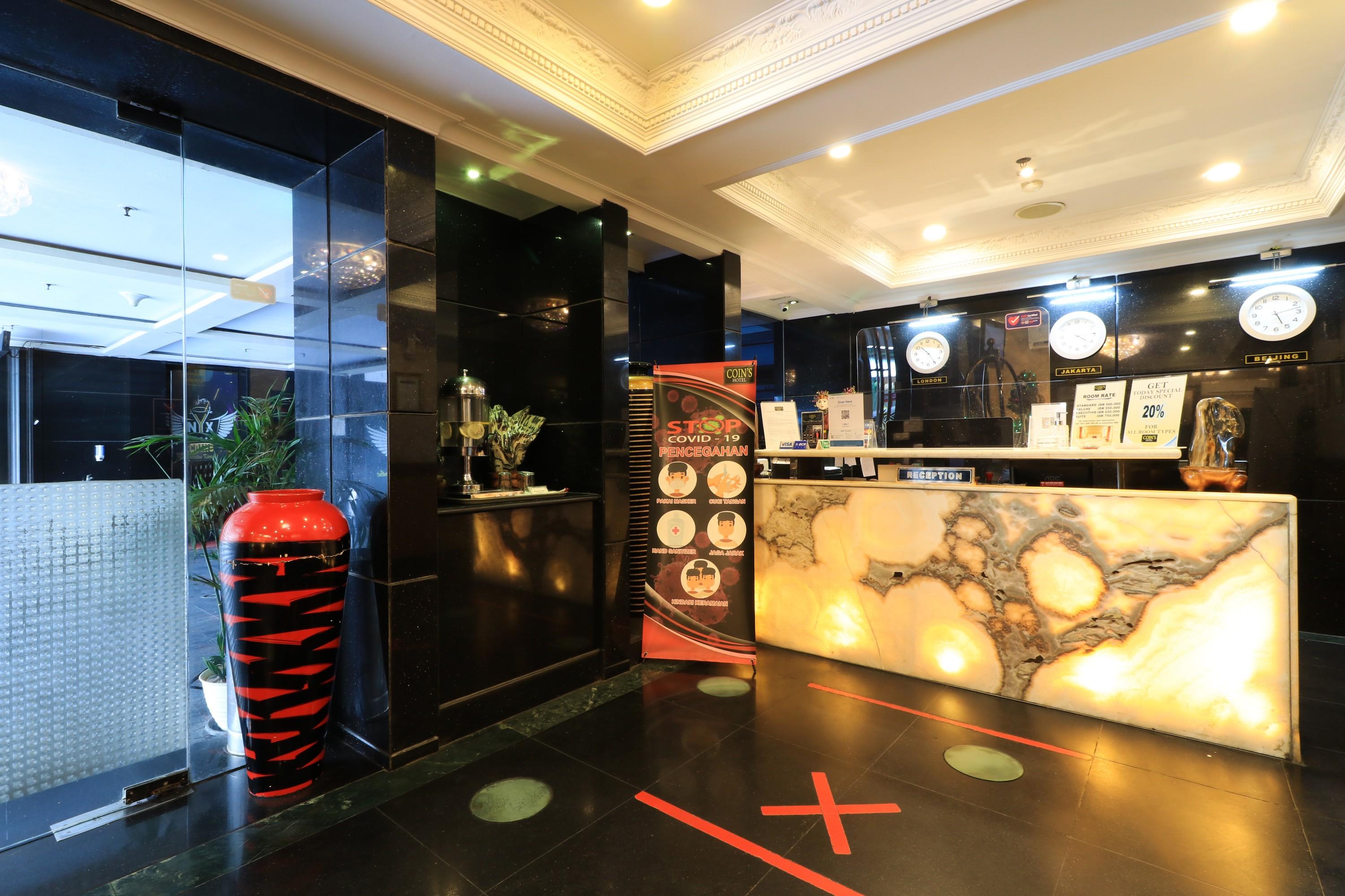 Coins Hotel Джакарта Экстерьер фото