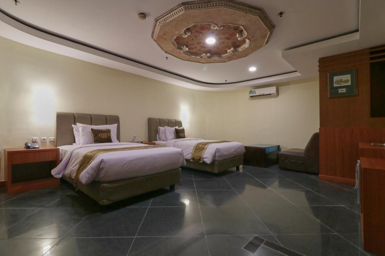 Coins Hotel Джакарта Экстерьер фото