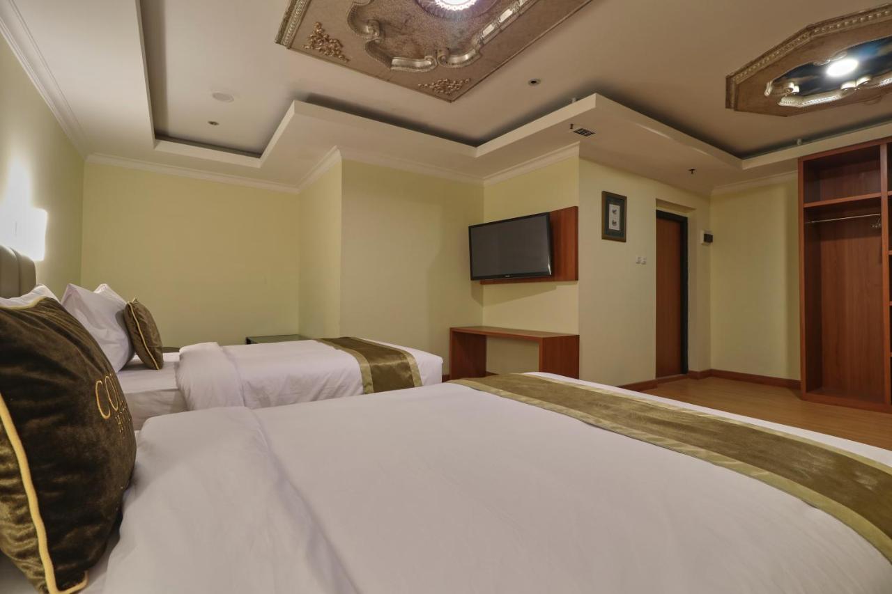 Coins Hotel Джакарта Экстерьер фото