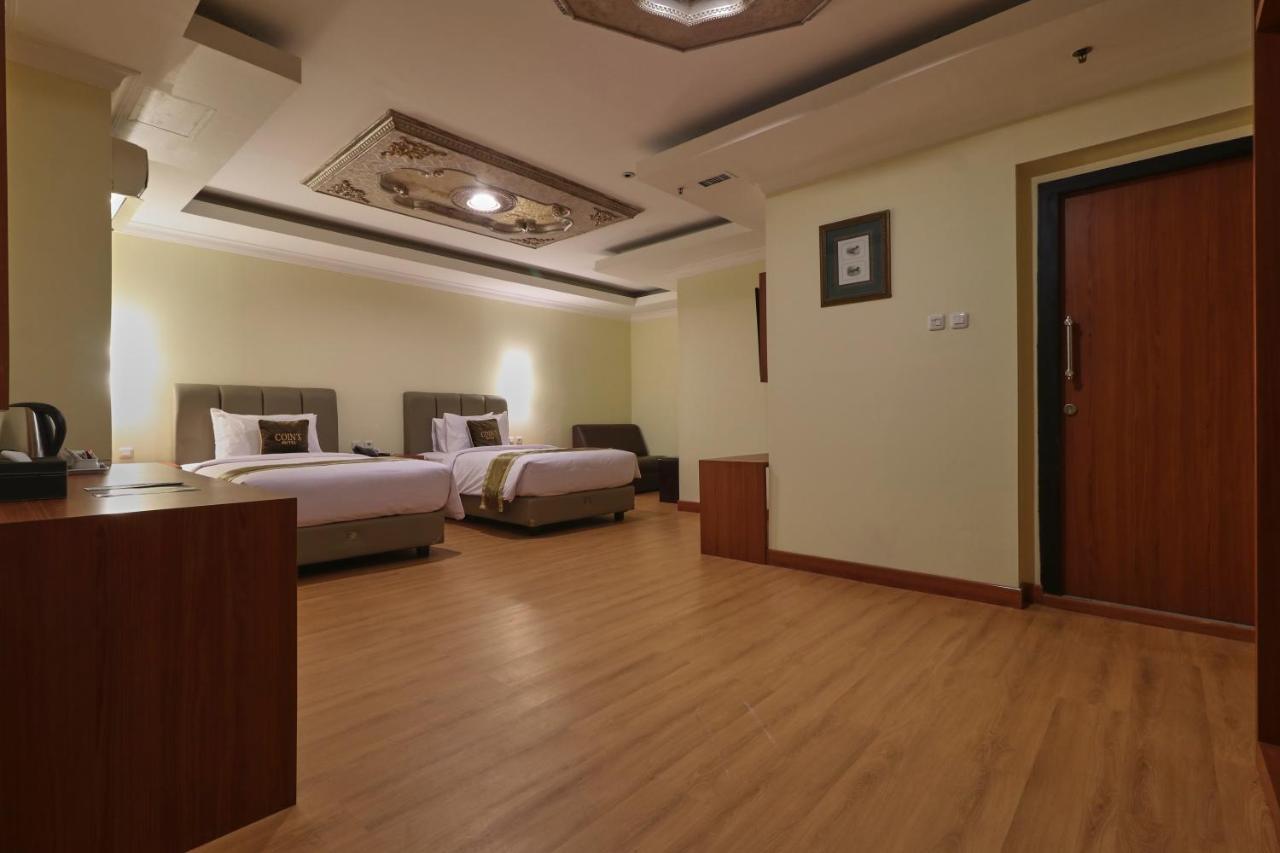 Coins Hotel Джакарта Экстерьер фото