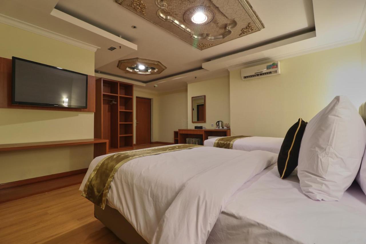 Coins Hotel Джакарта Экстерьер фото