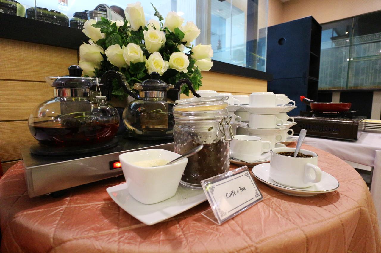 Coins Hotel Джакарта Экстерьер фото